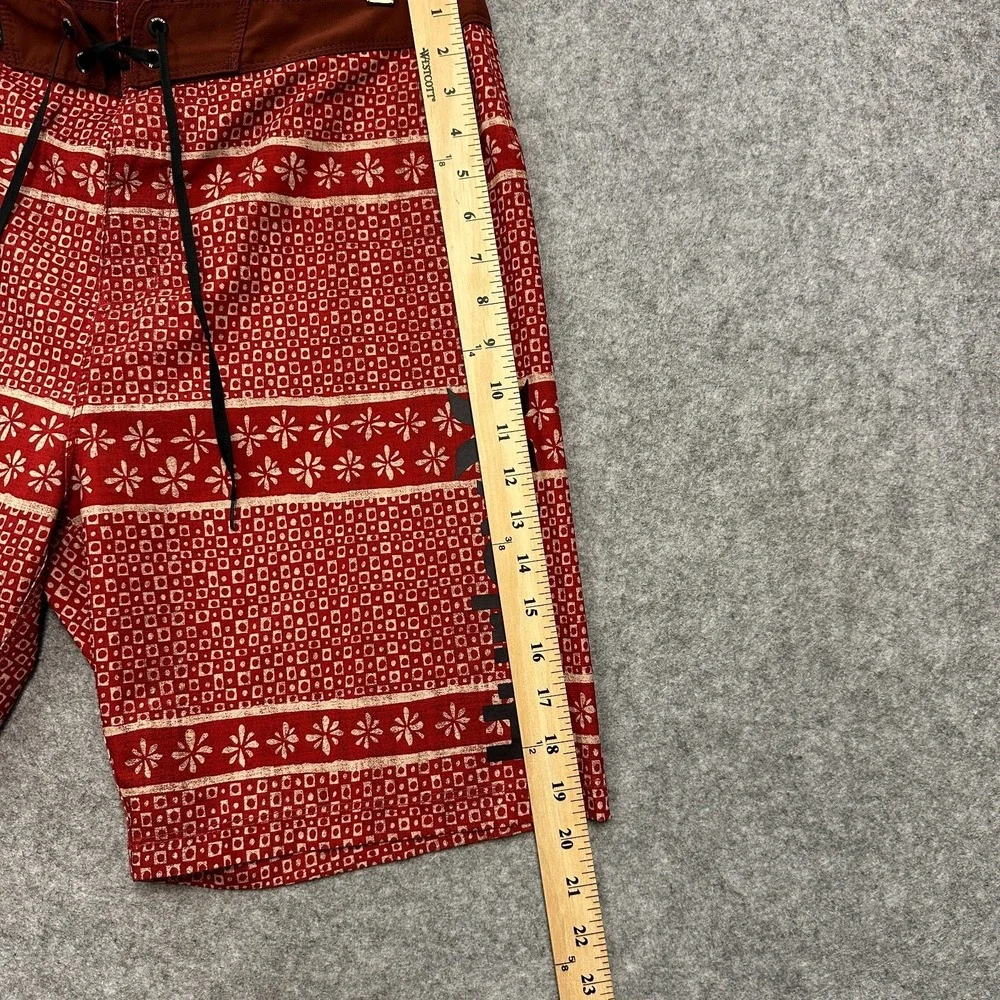 Hurley Boardshorts Mens 31‎ Red Cream Pattern Hurley Leg Logo Y2K Surf Swimwear
